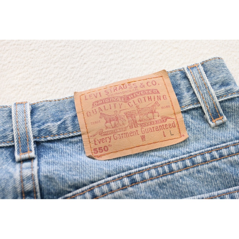 VTG Levis 550 Relaxed Fit Jeans Womens 10x32 Blue Tapered Leg High Rise USA MADE